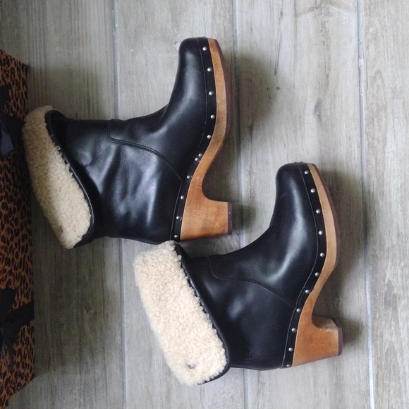 UGG Boots - Picture 2 of 4